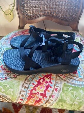 Chaco Women’s 9 Black Adjustable Sport Sandals